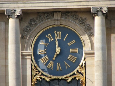 Uhr9